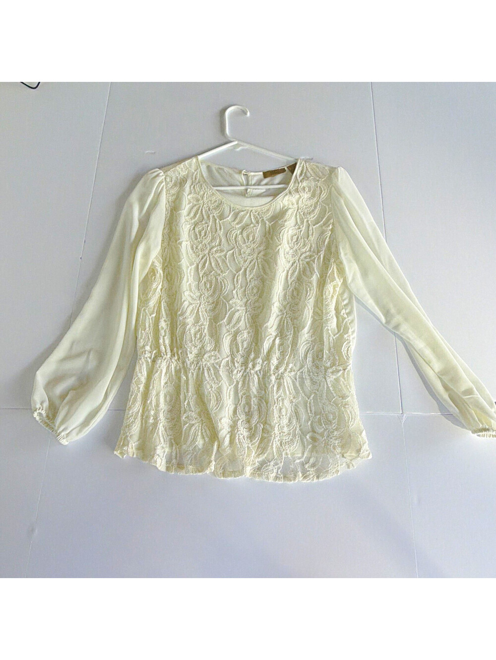 Valerie Stevens Women’s Ivory Floral Lace Round Neck Long Sleeve Blouse M